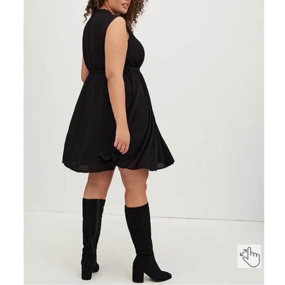 TORRID NWT MINI CRINKLE GAUZE CROCHET DRESS - Picture 2 of 6